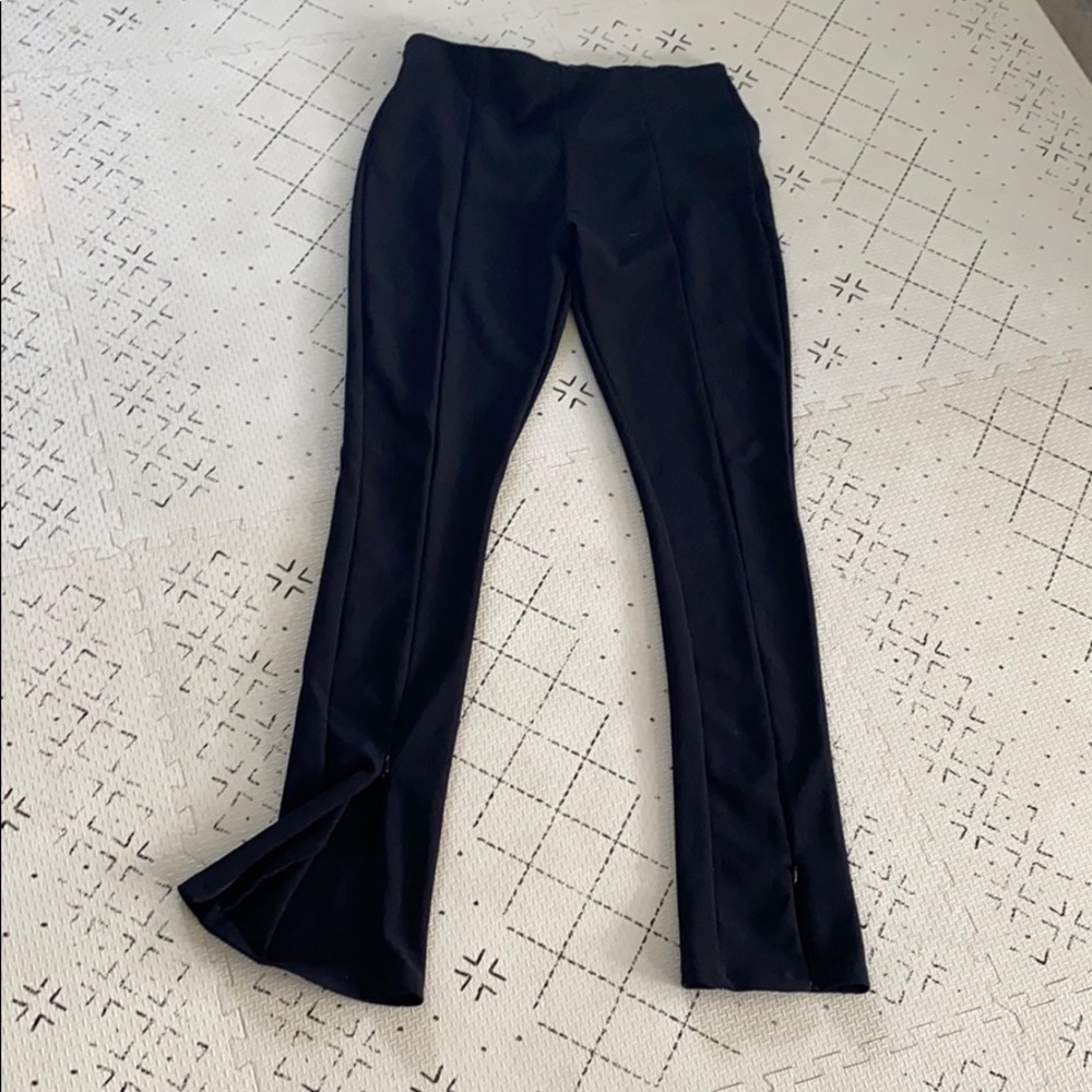 Black ribbed leggings